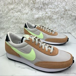 Nike Daybreak Women’s 11 Tab Green Black Sneakers